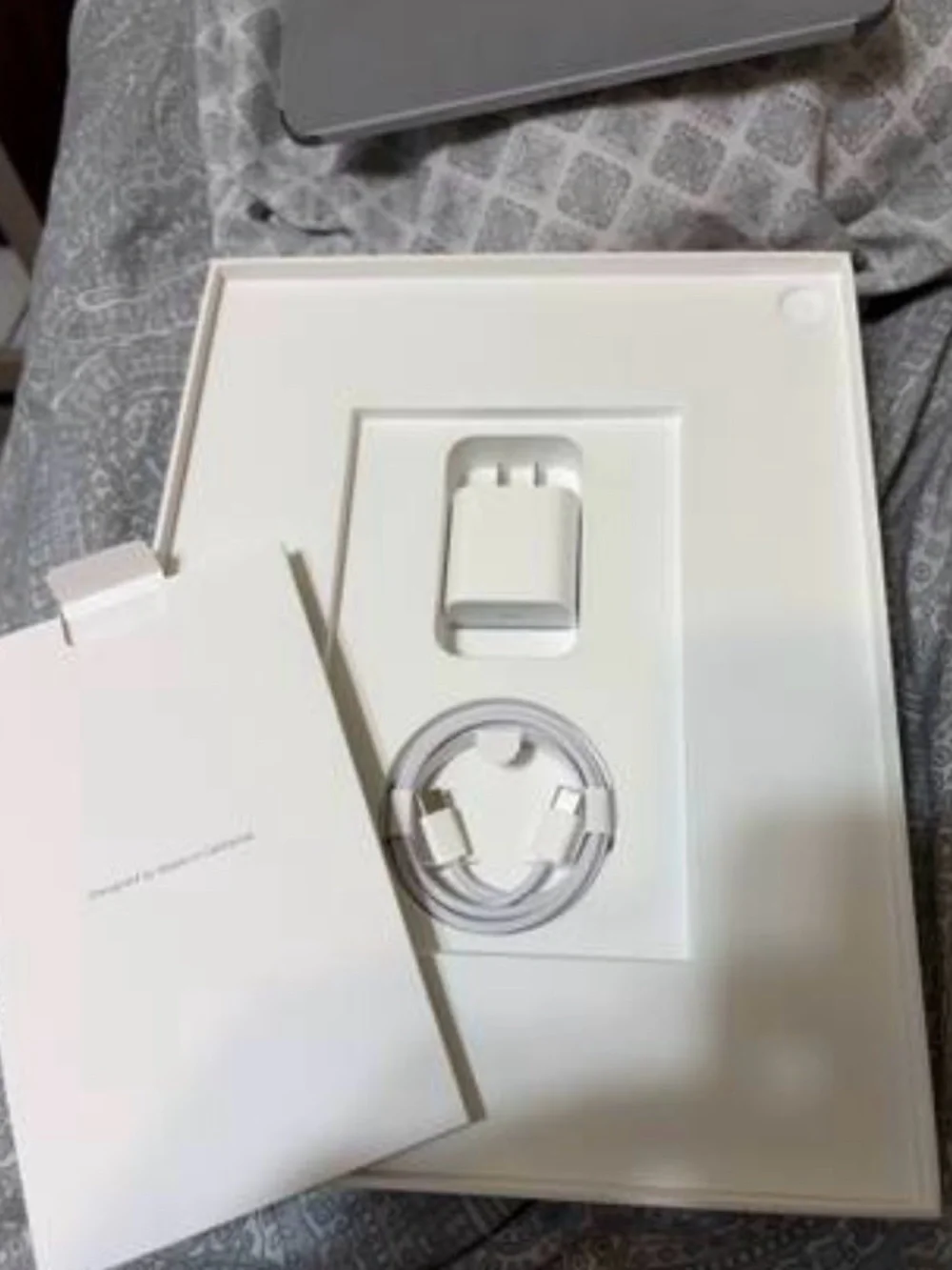 Apple White Tablet Charger Cable and Power Adapter Accessory Set